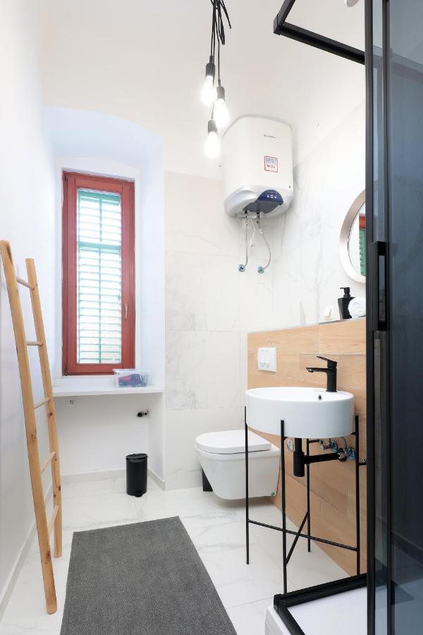 Apartments Luan غييكا المظهر الخارجي الصورة