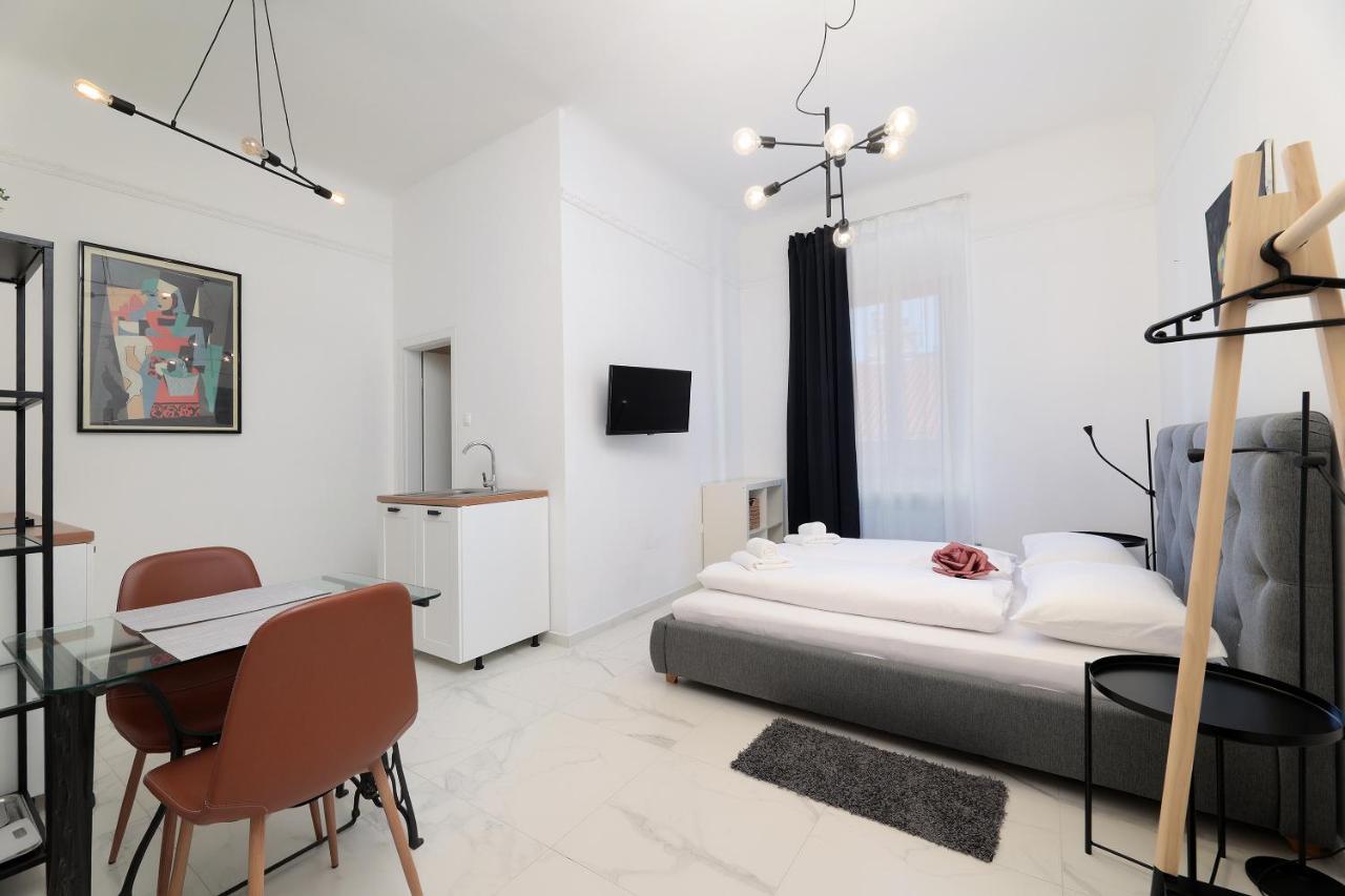 Apartments Luan غييكا المظهر الخارجي الصورة