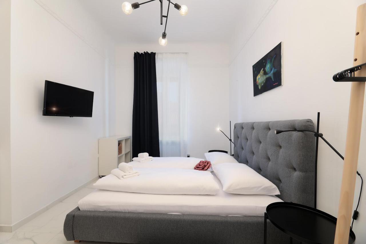 Apartments Luan غييكا المظهر الخارجي الصورة