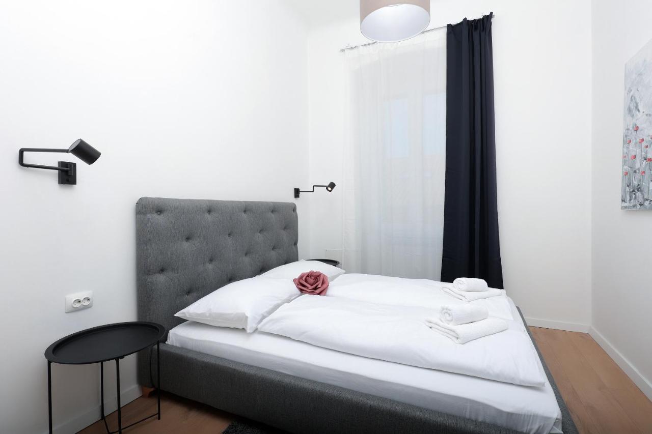 Apartments Luan غييكا المظهر الخارجي الصورة