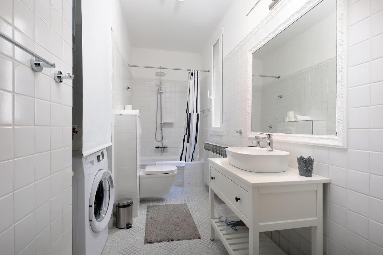 Apartments Luan غييكا المظهر الخارجي الصورة
